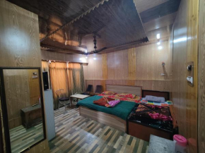 Hotel Sharjah Kashmir